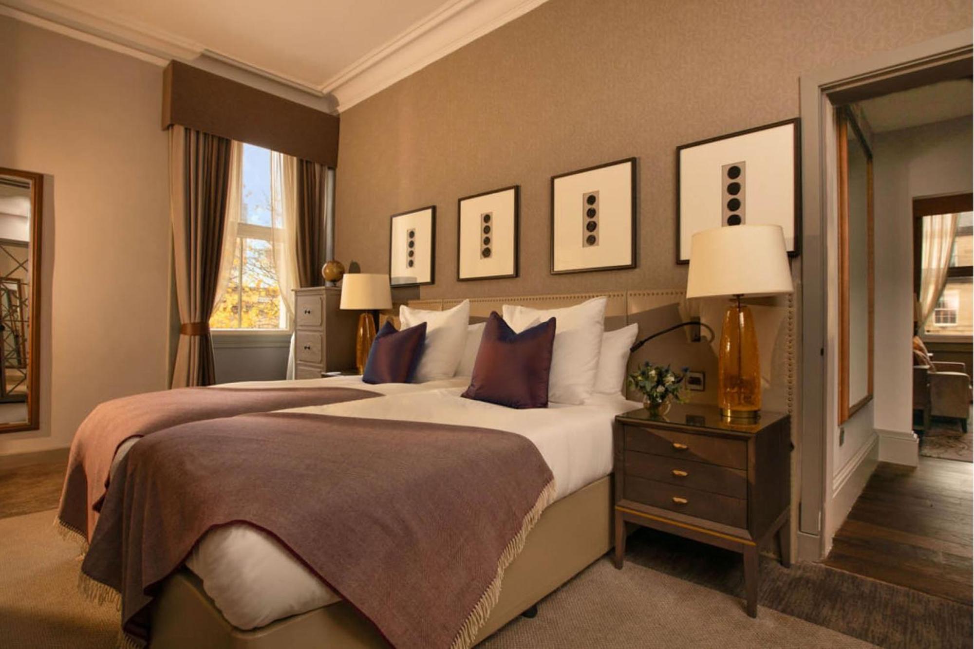 爱丁堡乔治酒店 外观 照片 A bedroom at the hotel