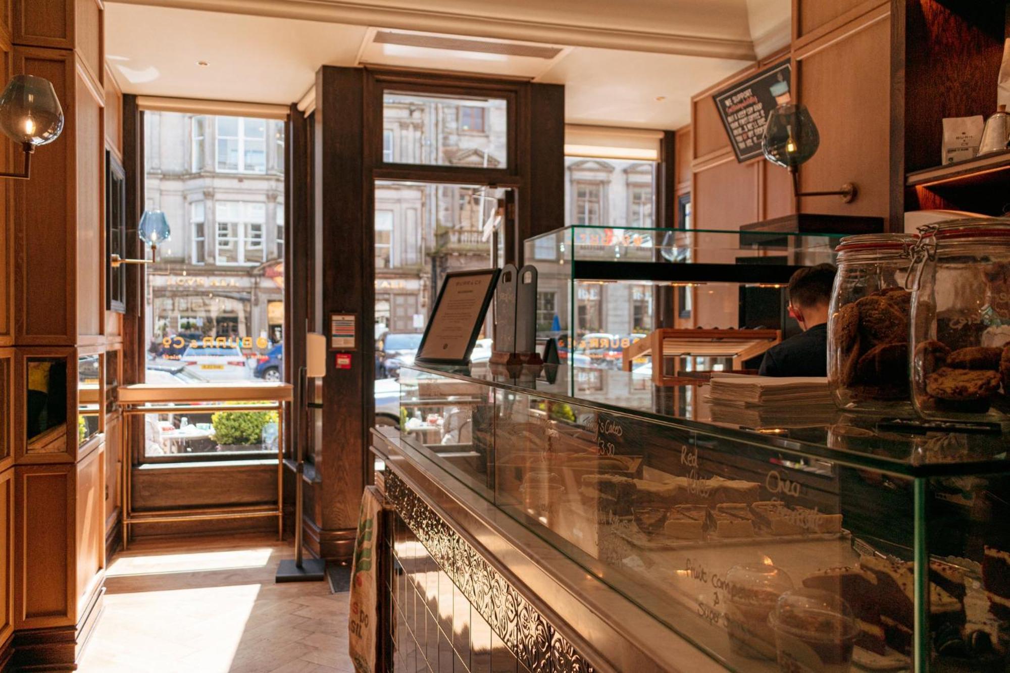爱丁堡乔治酒店 外观 照片 Interior of a typical café