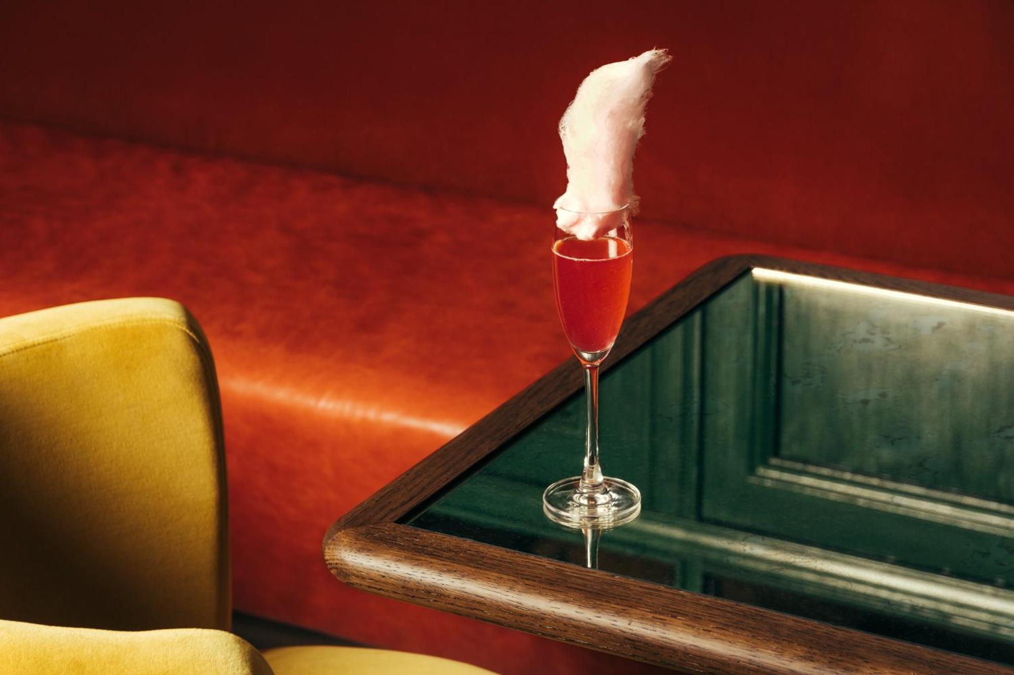 爱丁堡乔治酒店 外观 照片 A Clover Club cocktail